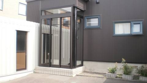 札幌市東区 T様邸 風除室 施工しました。